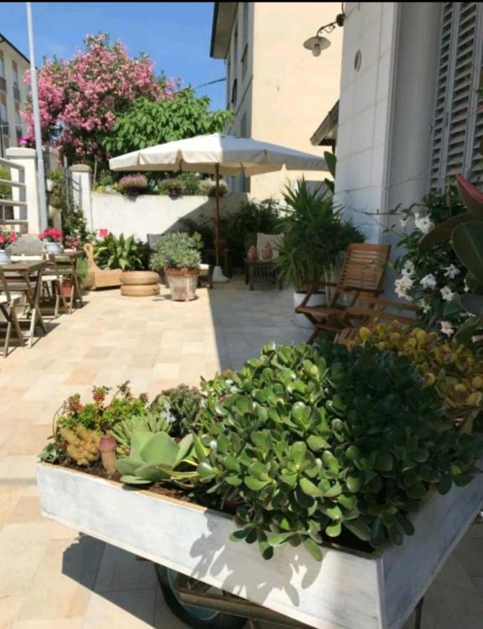 Hotel Lisa Viareggio Exterior foto